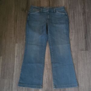 Womens Eddie Bauer Curvy Fit Trouser Jeans Size 16